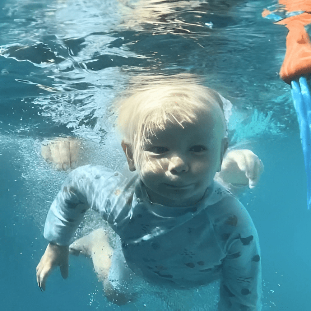 kidtastic toddler swimming under water